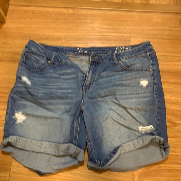 Ladies denim shorts - Picture 1 of 1
